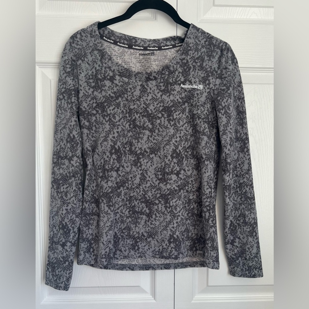 Avalanche Fleece Gray Long Sleeved Top